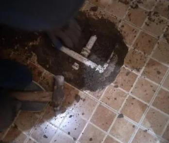 永泰卫生间漏水维修公司为您分享下卫生间渗水如何处理及注意事项
